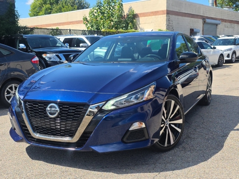 Used 2022 Nissan Altima 2.5 SR for sale in Philadelphia PA