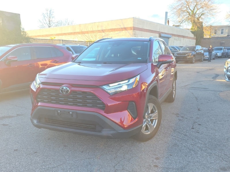 2023 Toyota RAV4 XLE's photo