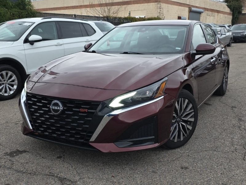 Used 2023 Nissan Altima 2.5 SV for sale in Philadelphia PA